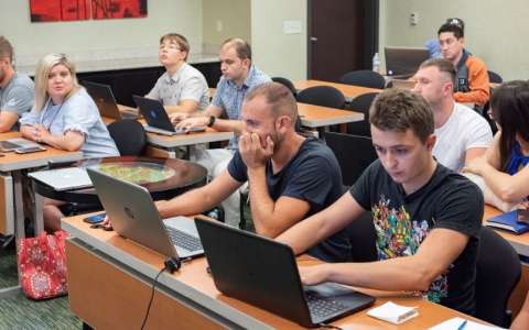 Возможно ли построить карьеру в IT без высшего образования?